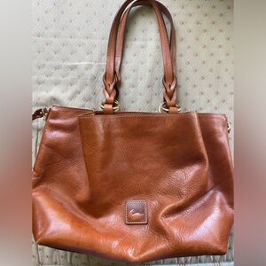 Dooney and Bourke “Florentine Large Zip Barlow” LIKE NEW